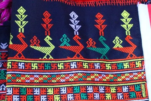 đồ thêu tay thổ cẩm đi Mỹ gui do theu tay tho cam di my